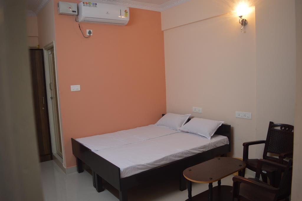 Sri Balaji Guest House Bangalore Buitenkant foto