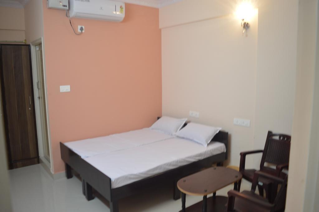 Sri Balaji Guest House Bangalore Buitenkant foto